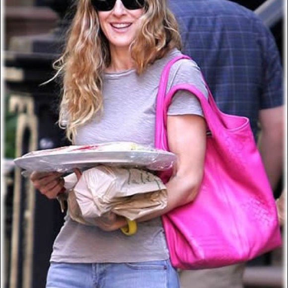 BOTTEGA VENETA | Hot Pink Summer Totebag - Picture 7 of 13